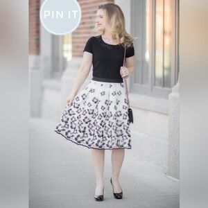 TALBOTS Elegant Black and White Floral Skirt Size 12 butterflies design